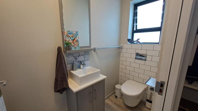 4 Bedroom Property for Sale in Jongensfontein Western Cape
